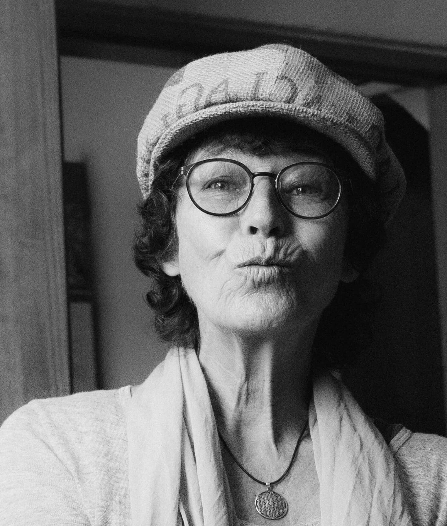 Schwarzweiß Portrait, Conny Büttner Hart, Wunderwandlung